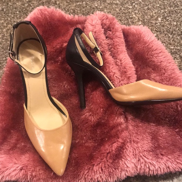 BCBGeneration Shoes - BCBG leather heels size 8